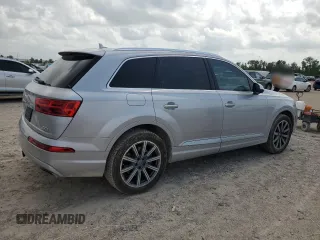 2017 Audi Q7 Premium Plus with VIN WA1LAAF70HD011454, listed as a Copart auction lot 54386475 with 151,063 mi miles and Clean Title. Bid and sale history available at carsss.com. Image 3.