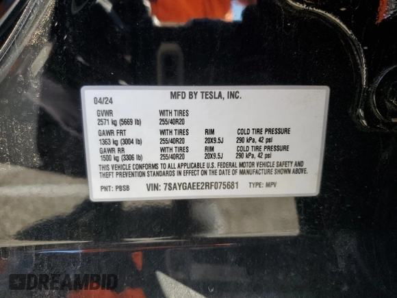 2024 Tesla Model Y Long Range z VIN 7SAYGAEE2RF075681, wystawiony jako Copart lot #86433524 z przebiegiem 18 640 mil mil oraz Szkoda całkowita • Salvage title. Historia ofert i sprzedaży dostępna na DreamBid. Obrazek 13.