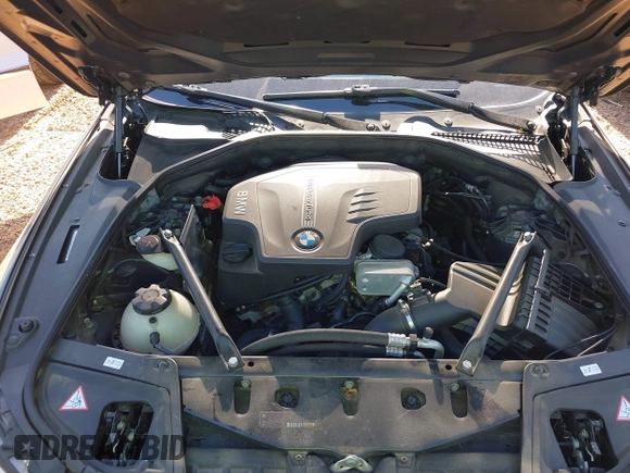 2013 BMW 5 Series 528i with VIN WBAXG5C5XDD233300, listed as a IAAI auction lot 41996457 with 91,899 mi miles and . Bid and sale history available at carsss.com. Image 10.