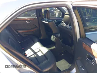 2013 Mercedes-Benz E 350 Luxury z VIN WDDHF5KB8DA670978, wystawiony jako IAAI lot #42176274 z przebiegiem 156 039 mil mil oraz . Historia ofert i sprzedaży dostępna na DreamBid. Obrazek 8.