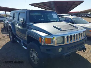 2006 Hummer H3 with VIN 5GTDN136968182132, listed as a IAAI auction lot 41998625 with 148,995 mi miles. Bid and sale history available at carsss.com. Image 1.