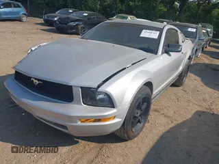 2007 Ford Mustang Deluxe with VIN 1ZVFT80N275312486, listed as a IAAI auction lot 42441764 with 172,095 mi miles and . Bid and sale history available at DreamBid. Image 18.