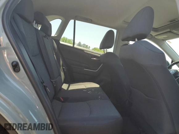 2020 Toyota RAV4 XLE with VIN 2T3P1RFV1LW096482, listed as a Copart auction lot 61797065 with 47,406 mi miles and Salvage title. Bid and sale history available at DreamBid. Image 11.