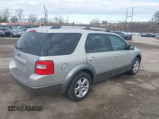 2006 Ford Freestyle SEL with VIN 1FMDK05136GA00325, listed as a IAAI auction lot 41486682 with 201,571 mi miles. Bid and sale history available at carsss.com. Image 4.