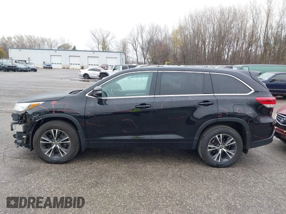 2018 Toyota Highlander LE with VIN 5TDBZRFH7JS835432, listed as a IAAI auction lot 40852130 with 139,136 mi miles and . Bid and sale history available at DreamBid. Image 14.