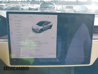 2022 Tesla Model X with VIN 7SAXCDE56NF360208, listed as a IAAI auction lot 41576953 with 9,759 mi miles. Bid and sale history available at carsss.com. Image 19.