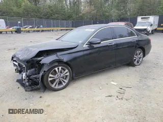 2017 Mercedes-Benz E 300 Luxury z VIN WDDZF4KBXHA165609, wystawiony jako Copart lot #53847945 z przebiegiem 104 363 mil mil oraz Szkoda całkowita • Salvage title. Historia ofert i sprzedaży dostępna na DreamBid. Obrazek 1.