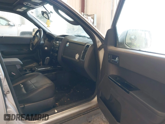 2011 Ford Escape Limited с VIN 1FMCU0EG3BKB39596, выставлен на аукционе IAAI как лот 42622102 с пробегом 179 758 миль миль и . История ставок и продаж доступна на DreamBid. Изображение 5.