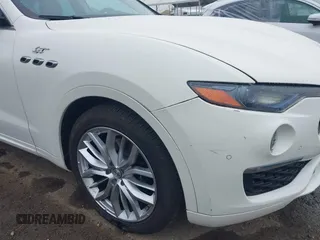 2020 Maserati Levante z VIN ZN661XUL3LX341388, wystawiony jako IAAI lot #41746344 z przebiegiem 26 911 mil mil oraz . Historia ofert i sprzedaży dostępna na DreamBid. Obrazek 17.