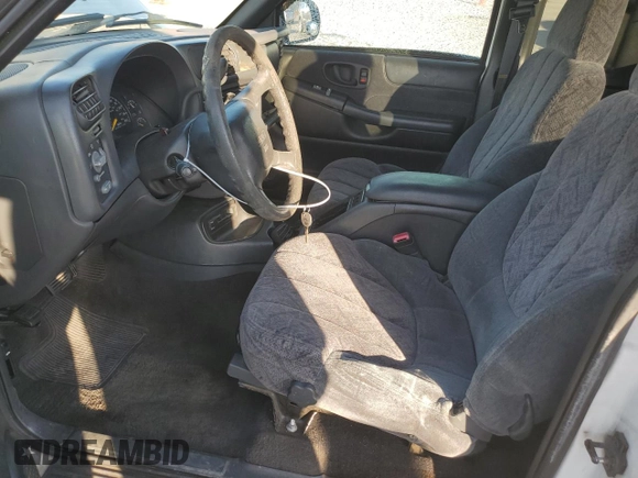 1999 GMC Sonoma SLS with VIN 1GTCS19X7X8517465, listed as a Copart auction lot 48478685 with 210,782 mi miles and Salvage Title. Bid and sale history available at carsss.com. Image 7.