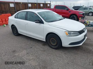 2011 Volkswagen Jetta SE z VIN 3VWDZ7AJ9BM323337, wystawiony jako IAAI lot #42439854 z przebiegiem 167 275 mil mil oraz . Historia ofert i sprzedaży dostępna na DreamBid. Obrazek 1.