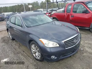 2011 Infiniti M with VIN JN1AY1AR7BM570835, listed as a IAAI auction lot 41853605 with 188,101 mi miles. Bid and sale history available at carsss.com. Image 1.