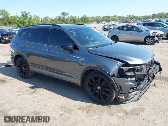 2020 Volkswagen Tiguan SE with VIN 3VV3B7AX3LM176300, listed as a IAAI auction lot 42004744 with 86,074 mi miles and . Bid and sale history available at DreamBid. Image 1.
