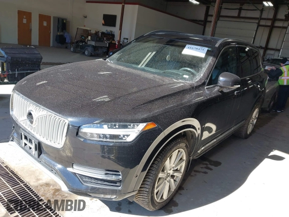2017 Volvo XC90 Inscription with VIN YV4A22PL3H1164551, listed as a IAAI auction lot 41670475 with 101,391 mi miles. Bid and sale history available at carsss.com. Image 17.