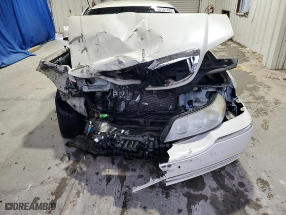 2003 Lincoln Town Car Signature with VIN 1LNHM82W73Y684635, listed as a Copart auction lot 42151495 with 0 mi miles and Salvage Title. Bid and sale history available at carsss.com. Image 12.