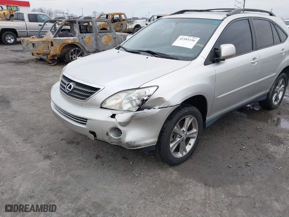 2007 Lexus RX 400h with VIN JTJHW31U372011705, listed as a IAAI auction lot 41581156 with 152,582 mi miles. Bid and sale history available at carsss.com. Image 6.