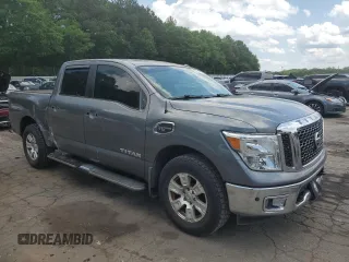 2017 Nissan Titan Platinum Reserve z VIN 1N6AA1E56HN571502, wystawiony jako Copart lot #56751155 z przebiegiem 105 017 mil mil oraz Szkoda całkowita • Salvage title. Historia ofert i sprzedaży dostępna na DreamBid. Obrazek 4.