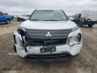 2024 Mitsubishi Outlander ES with VIN JA4J3UA84RZ043234, listed as a Copart auction lot 45034425 with 15,728 mi miles and Salvage Title. Bid and sale history available at carsss.com. Image 5.