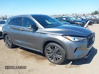 2021 Infiniti QX50 Luxe z VIN 3PCAJ5BA2MF111323, wystawiony jako IAAI lot #42218711 z przebiegiem 27 864 mil mil oraz . Historia ofert i sprzedaży dostępna na DreamBid. Obrazek 1.