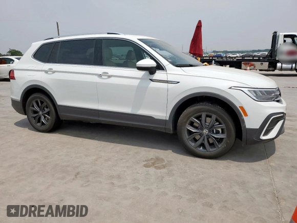 2024 Volkswagen Tiguan SE with VIN 3VVNB7AX5RM133921, listed as a Copart auction lot 58341925 with 7,865 mi miles and Salvage title. Bid and sale history available at DreamBid. Image 4.