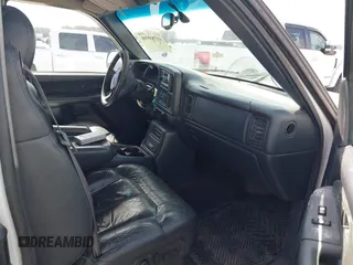 2000 GMC Sierra 1500 SLE with VIN 1GTEK19T6YE133931, listed as a IAAI auction lot 41789598 with 206,815 mi miles and . Bid and sale history available at DreamBid. Image 5.