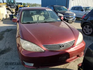 2005 Toyota Camry LE with VIN 4T1BF30K05U089798, listed as a Copart auction lot 56967924 with 228,003 mi miles and Clean Title. Bid and sale history available at DreamBid. Image 5.