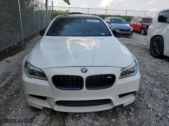 2015 BMW M5 with VIN WBSFV9C5XFD595229, listed as a Copart auction lot 63020514 with 0 mi miles and Salvage Title. Bid and sale history available at carsss.com. Image 5.