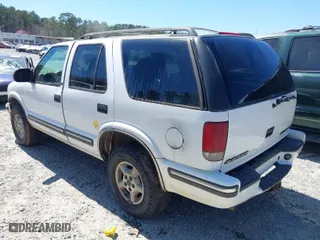 1999 Chevrolet Blazer LS with VIN 1GNDT13W8X2194684, listed as a IAAI auction lot 41845973 with 423,234 mi miles. Bid and sale history available at carsss.com. Image 3.