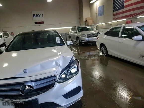 2014 Mercedes-Benz E-Class E 350 Luxury with VIN WDDHF8JB3EA928425, listed as a Copart auction lot 50696365 with 122,589 mi miles and Salvage Title. Bid and sale history available at carsss.com. Image 13.