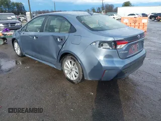 2023 Toyota Corolla LE with VIN JTDB4MEE8P3005044, listed as a IAAI auction lot 41701524 with 28,487 mi miles. Bid and sale history available at carsss.com. Image 3.