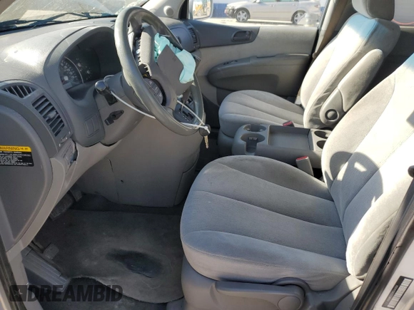 2008 Kia Sedona LX with VIN KNDMB233286244304, listed as a Copart auction lot 43228595 with 233,940 mi miles and Salvage Title. Bid and sale history available at DreamBid. Image 7.