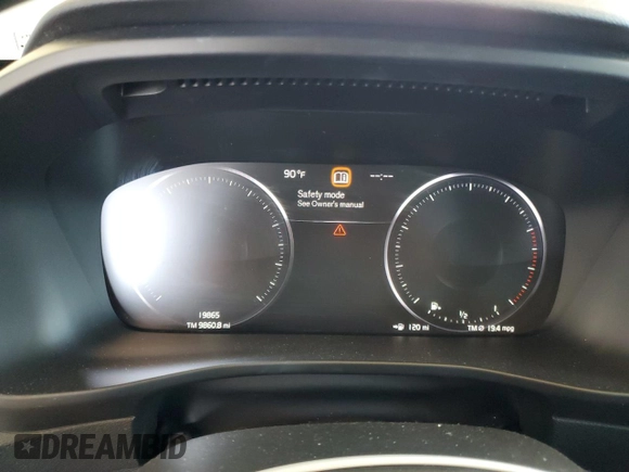2022 Volvo XC40 Momentum with VIN YV4162UK4N2782984, listed as a Copart auction lot 57573245 with 19,865 mi miles and Salvage title. Bid and sale history available at DreamBid. Image 9.