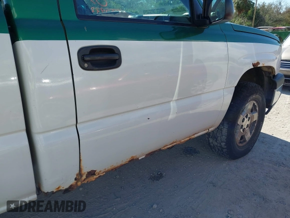 2006 Chevrolet Silverado 1500 Work Truck with VIN 3GCEK14Z76G197526, listed as a IAAI auction lot 41555933 with 176,540 mi miles. Bid and sale history available at carsss.com. Image 15.