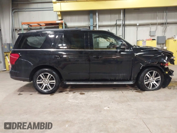2022 Ford Expedition XLT with VIN 1FMJU1JT0NEA48370, listed as a IAAI auction lot 41340682 with 34,238 mi miles. Bid and sale history available at carsss.com. Image 14.