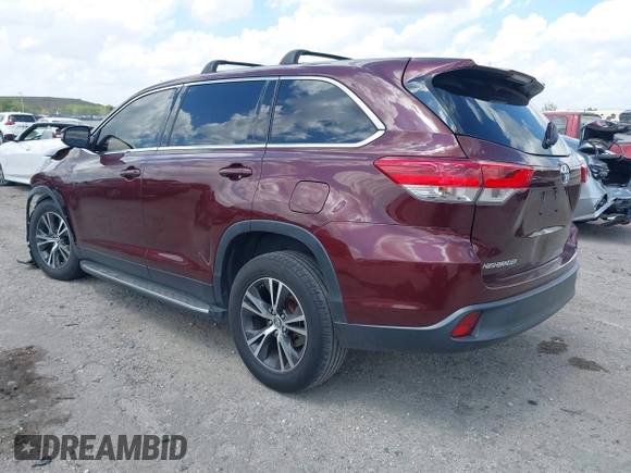 2019 Toyota Highlander LE z VIN 5TDZARFH5KS054593, wystawiony jako IAAI lot #41891885 z przebiegiem 131 351 mil mil oraz . Historia ofert i sprzedaży dostępna na DreamBid. Obrazek 3.