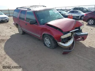 1999 Chevrolet Blazer LS with VIN 1GNDT13W9XK138608, listed as a IAAI auction lot 41531289 with 204,638 mi miles. Bid and sale history available at carsss.com. Image 1.