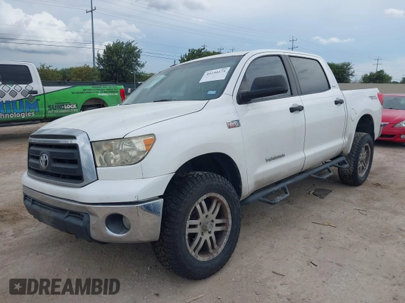 2012 Toyota Tundra 4WD Truck with VIN 5TFDW5F19CX250264, listed as a IAAI auction lot 40190175 with 267,549 mi miles. Bid and sale history available at carsss.com. Image 18.