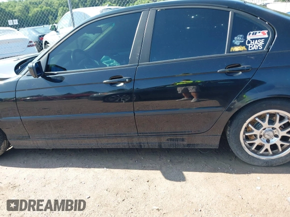 2004 BMW 3 Series 325i with VIN WBAEV33404KL63641, listed as a IAAI auction lot 42546413 with 205,775 mi miles and . Bid and sale history available at DreamBid. Image 15.