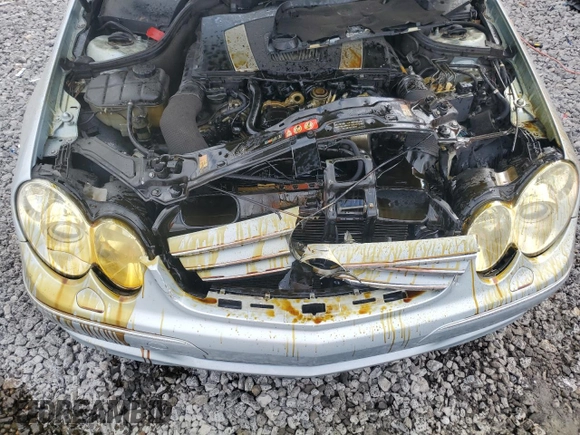 2006 Mercedes-Benz CLK 350 with VIN WDBTK56G66T060332, listed as a Copart auction lot 50425345 with 158,647 mi miles and Salvage title. Bid and sale history available at DreamBid. Image 11.