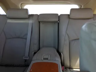 2005 Lexus RX 330 z VIN 2T2GA31UX5C031926, wystawiony jako Copart lot #57992015 z przebiegiem 216 623 mil mil oraz Szkoda całkowita • Salvage title. Historia ofert i sprzedaży dostępna na DreamBid. Obrazek 10.