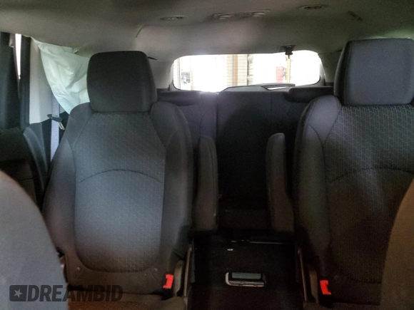 2012 Chevrolet Traverse 1LT z VIN 1GNKVGEDXCJ185307, wystawiony jako Copart lot #52724985 z przebiegiem 167 192 mil mil oraz Szkoda całkowita • Salvage title. Historia ofert i sprzedaży dostępna na DreamBid. Obrazek 10.