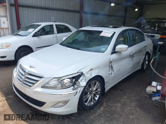 2013 Hyundai Genesis 3.8L z VIN KMHGC4DDXDU237728, wystawiony jako IAAI lot #42402839 z przebiegiem 134 977 mil mil oraz . Historia ofert i sprzedaży dostępna na DreamBid. Obrazek 6.