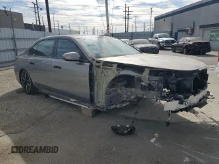 2024 BMW i7 eDrive50 z VIN WBY43EJ06RCP00894, wystawiony jako Copart lot #78689954 z przebiegiem Nie podano mil oraz Szkody całkowita. Historia ofert i sprzedaży dostępna na DreamBid. Obrazek 4.