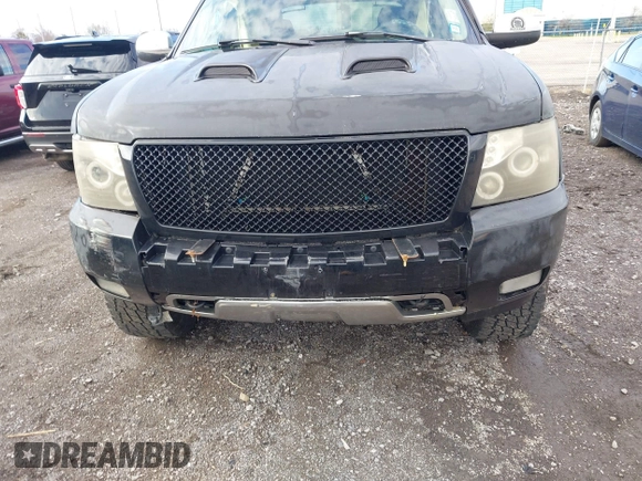 2007 Chevrolet Avalanche LTZ z VIN 3GNFK12357G286474, wystawiony jako IAAI lot #42110263 z przebiegiem 282 901 mil mil oraz . Historia ofert i sprzedaży dostępna na DreamBid. Obrazek 12.