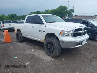 2017 Ram 1500 Lone Star Silver z VIN 1C6RR7LT6HS797759, wystawiony jako IAAI lot #42442330 z przebiegiem 139 322 mil mil oraz . Historia ofert i sprzedaży dostępna na DreamBid. Obrazek 1.
