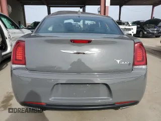 2019 Chrysler 300 S z VIN 2C3CCABG6KH516466, wystawiony jako Copart lot #44938405 z przebiegiem 105 350 mil mil oraz Tytuł czysty. Historia ofert i sprzedaży dostępna na DreamBid. Obrazek 6.