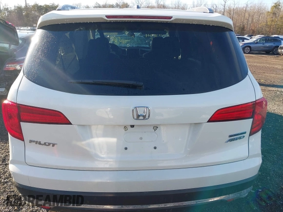 2017 Honda Pilot Touring with VIN 5FNYF6H98HB102313, listed as a IAAI auction lot 41244311 with 106,931 mi miles. Bid and sale history available at carsss.com. Image 17.