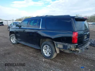 2017 Chevrolet Suburban LT z VIN 1GNSKHKC6HR246168, wystawiony jako IAAI lot #42150327 z przebiegiem Nie podano mil oraz . Historia ofert i sprzedaży dostępna na DreamBid. Obrazek 3.