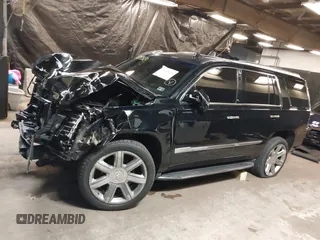 2017 Cadillac Escalade Luxury z VIN 1GYS4BKJXHR357489, wystawiony jako IAAI lot #39243523 z przebiegiem 60 265 mil mil oraz . Historia ofert i sprzedaży dostępna na DreamBid. Obrazek 13.
