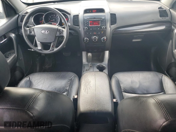 2012 Kia Sorento LX with VIN 5XYKT4A28CG267697, listed as a Copart auction lot 81220954 with 176,984 mi miles and Non Repairable. Bid and sale history available at carsss.com. Image 8.